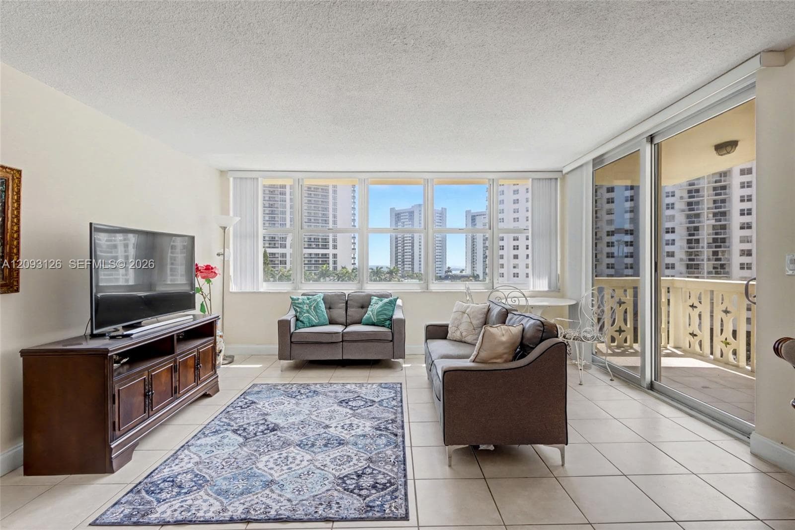 Imperial Towers · #609 in Hallandale Beach - Photo 8