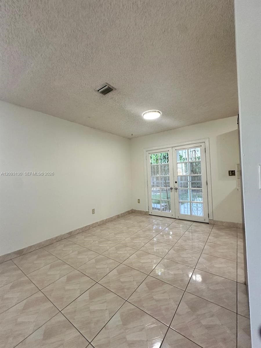 11610 SW 181st St photo 2