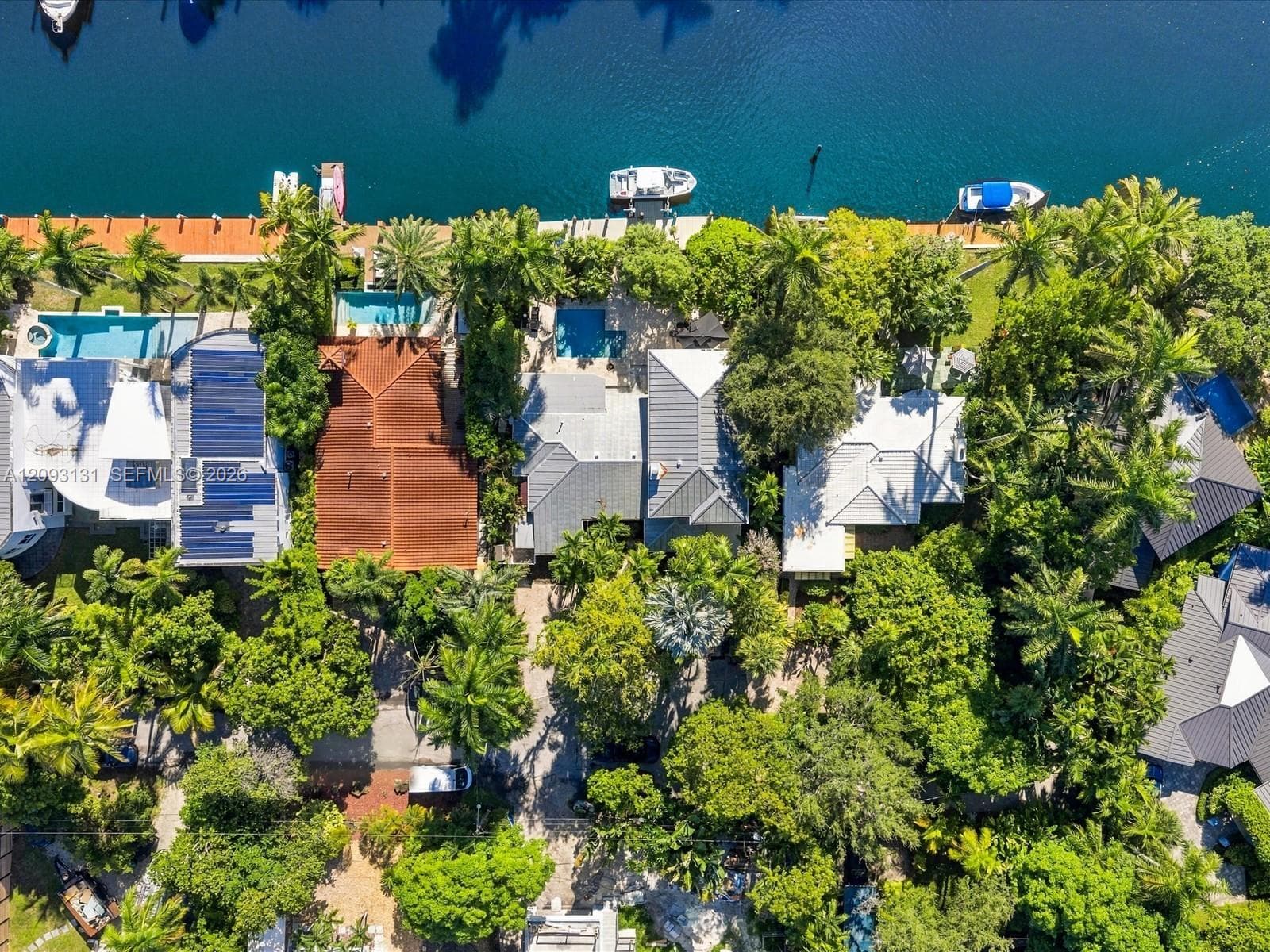 440 Victoria Ter photo 28
