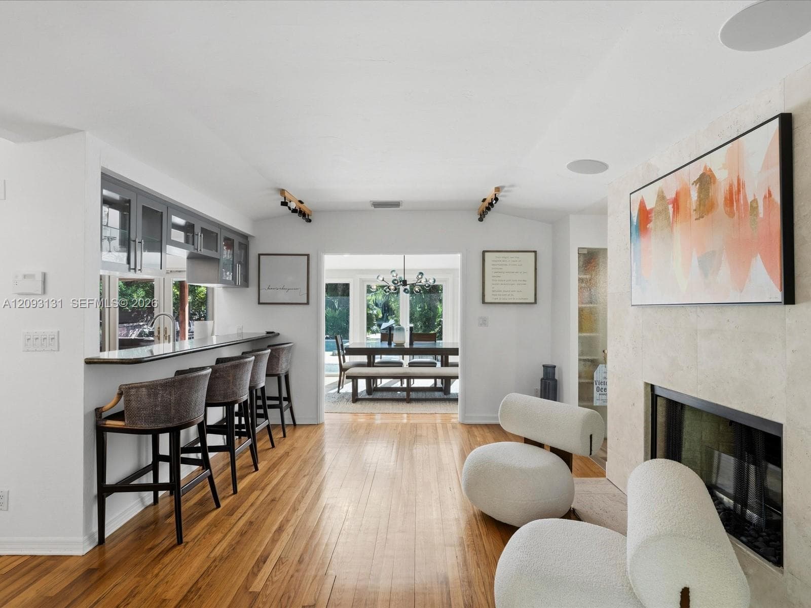 440 Victoria Ter photo 5
