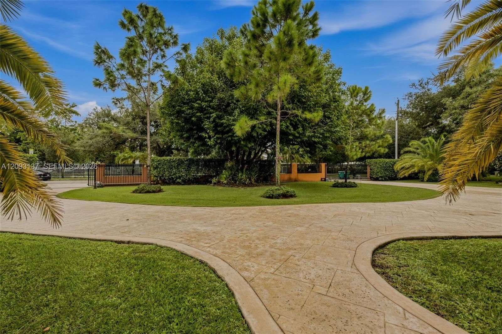 Front Entry / Driveway Approach