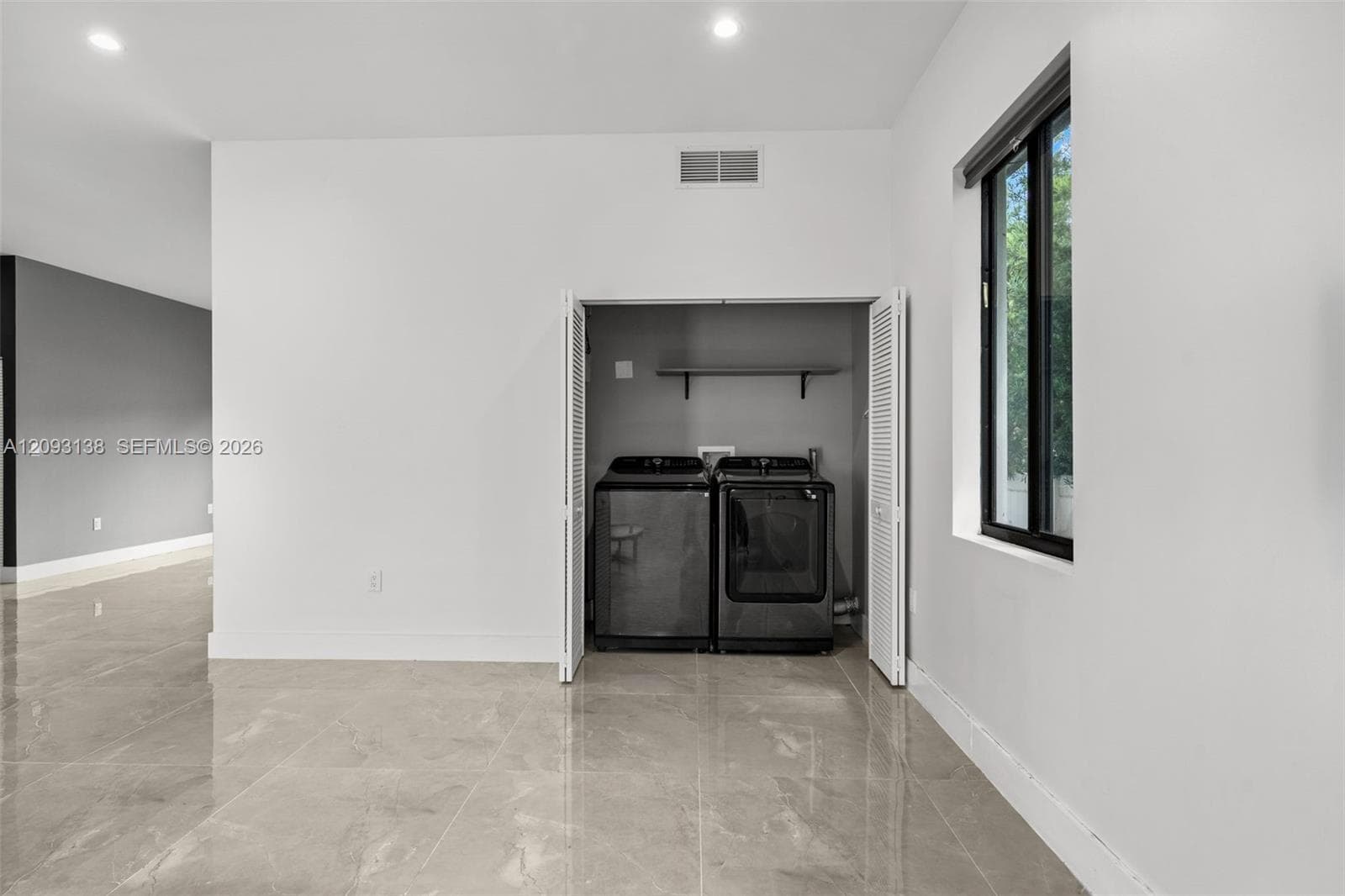 808 NW 5th Ter photo 23