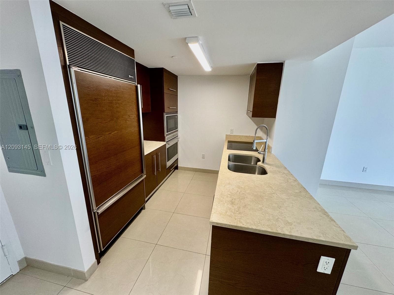 Icon Brickell I · #1809 in Miami - Photo 8