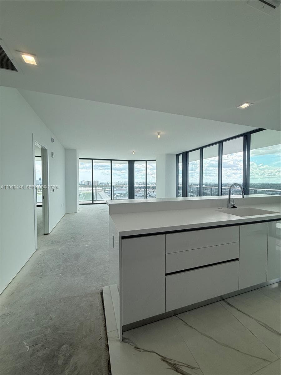 HALLANDALE OASIS WEST TOW · #1901 in Hallandale Beach - Photo 27