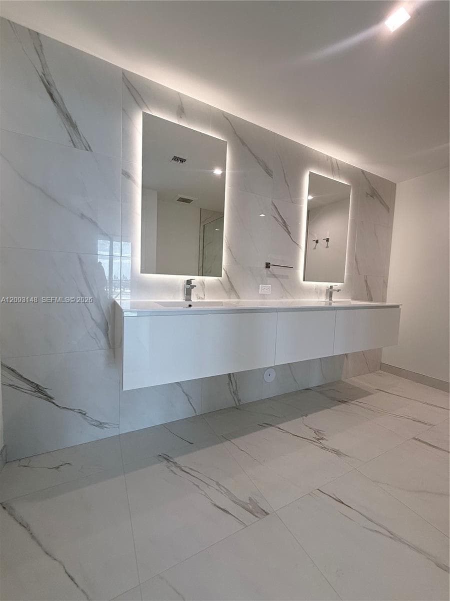 HALLANDALE OASIS WEST TOW · #1901 in Hallandale Beach - Photo 46