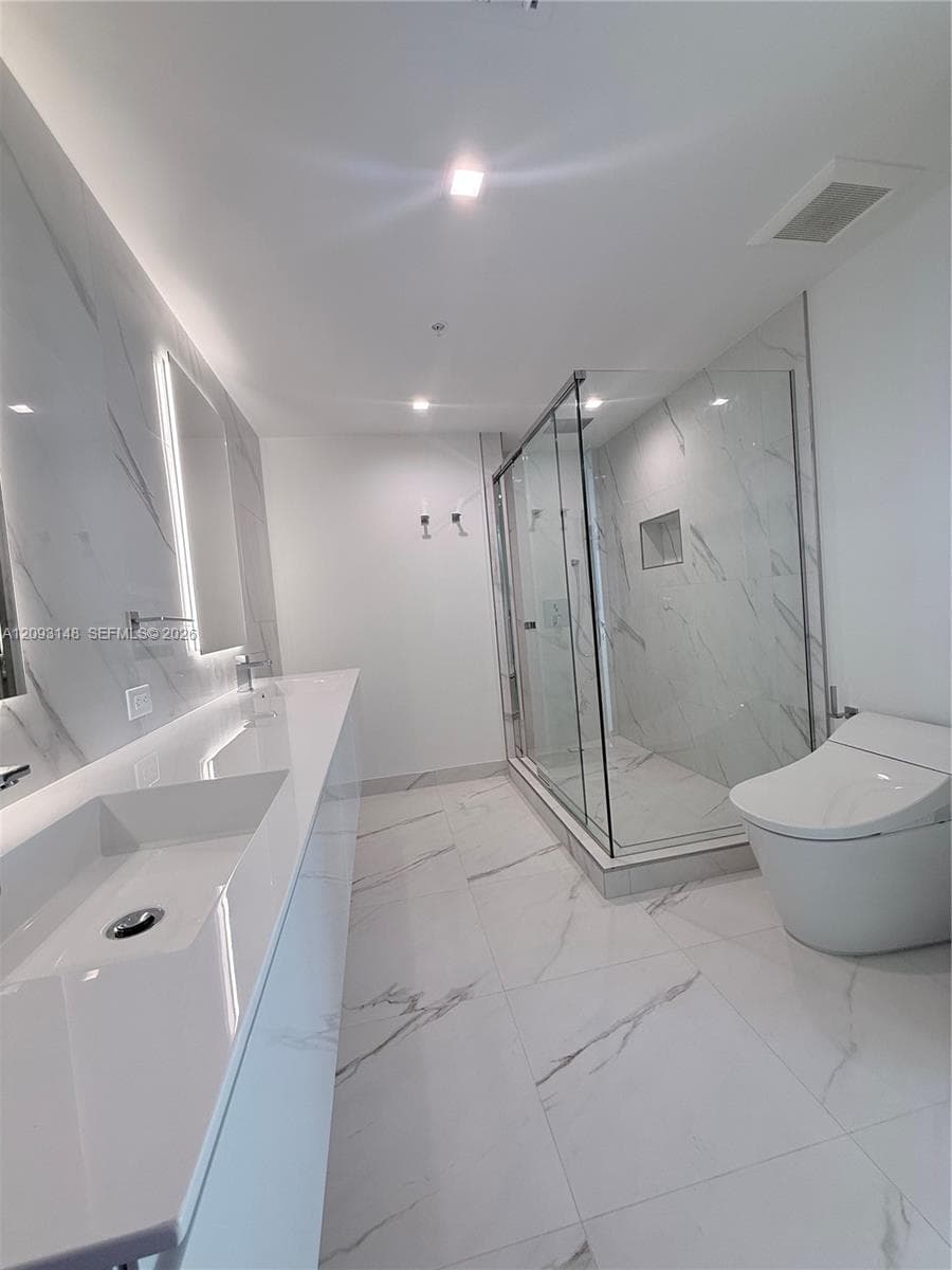 HALLANDALE OASIS WEST TOW · #1901 in Hallandale Beach - Photo 18