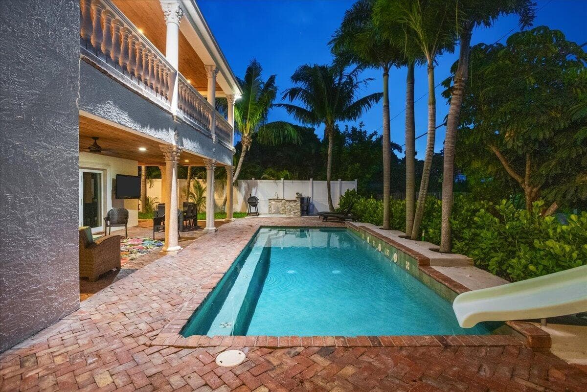 10.7-POOL southwest view