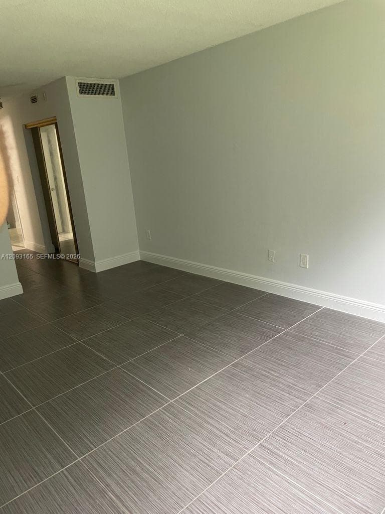 ROLLING GREEN CONDO B · #B118 in Miami - Photo 8