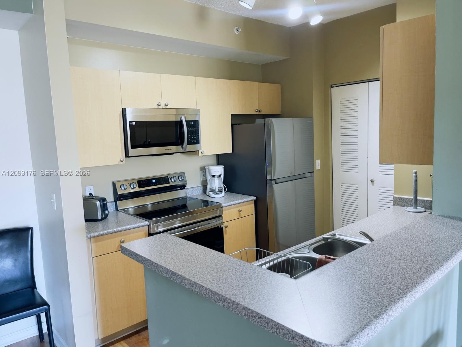REGENT PARK CONDO · #801 in Hollywood - Photo 3