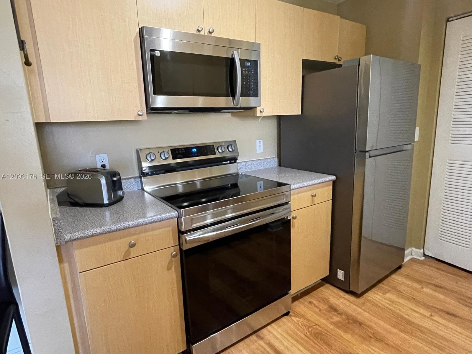 REGENT PARK CONDO · #801 in Hollywood - Photo 4