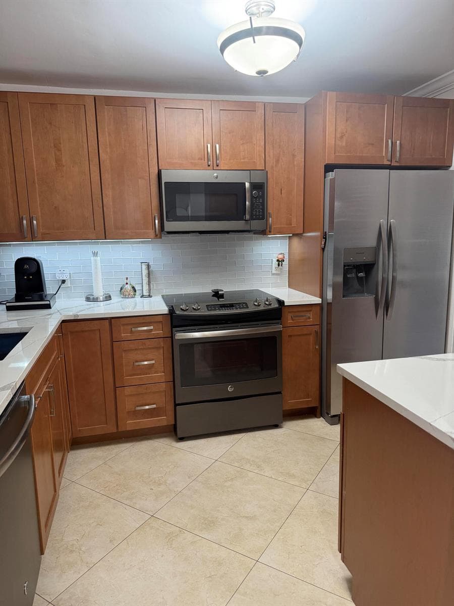 KITCHEN NEW FRIDGE