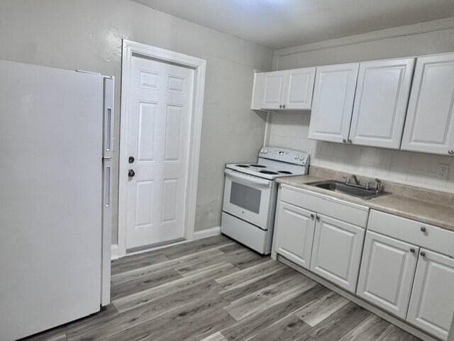 1025 apt 1 - kitchen - Copy