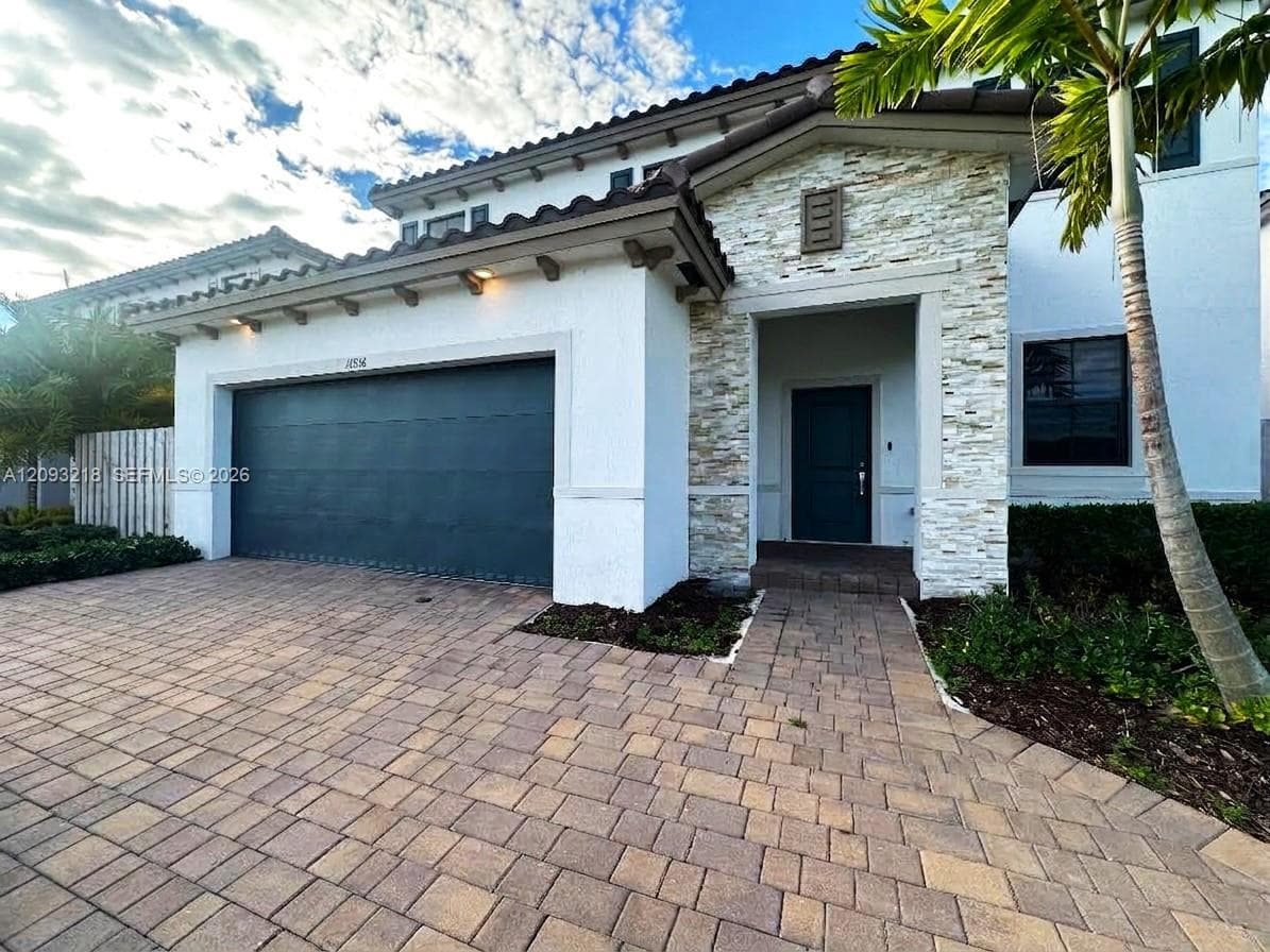 11936 SW 240th St photo 1