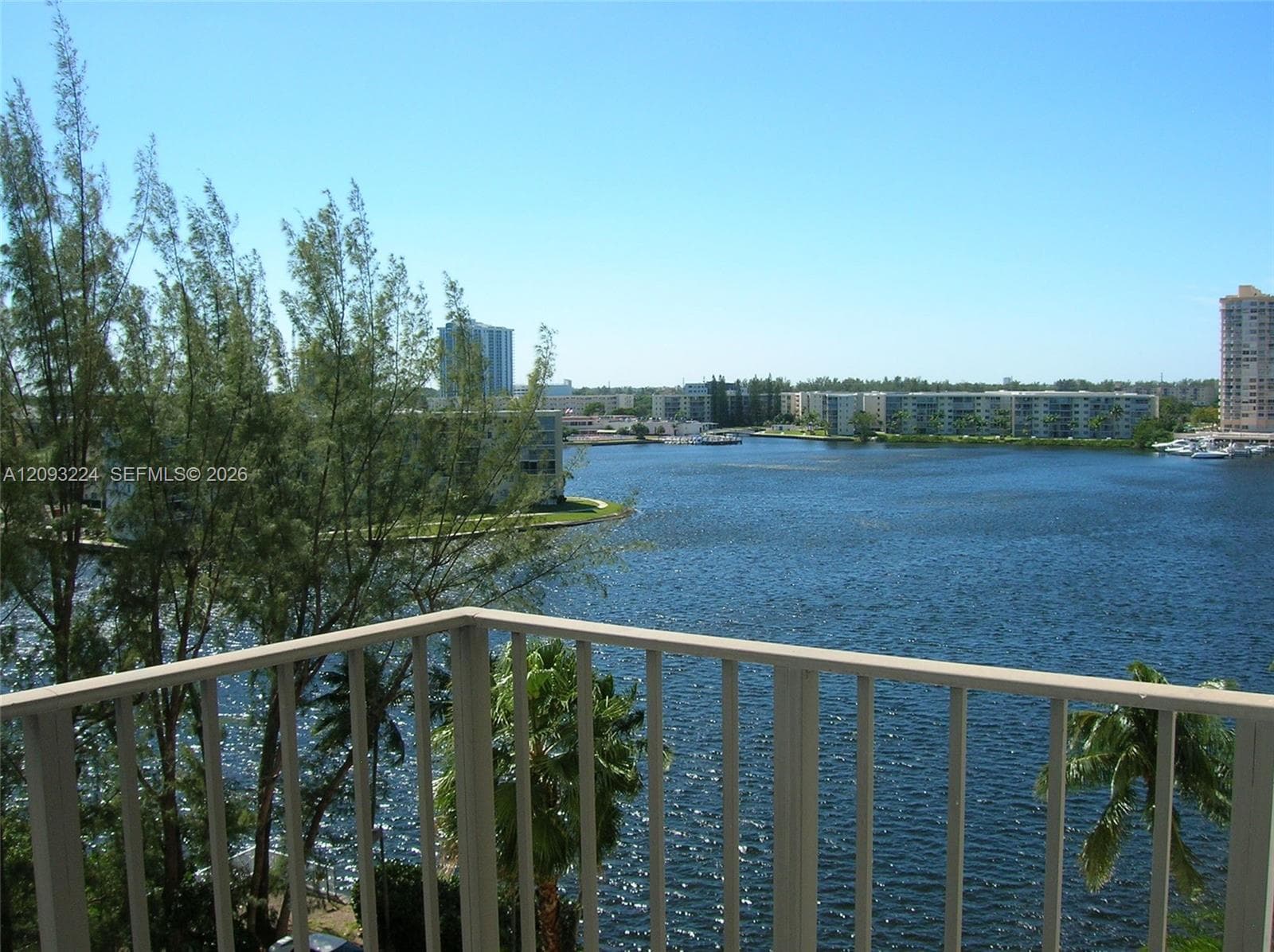 THE CLIPPER AT BISC COVE · #805 in Aventura - Photo 25