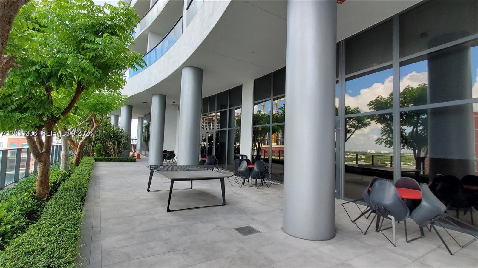 Canvas · #1002 in Miami - Photo 2