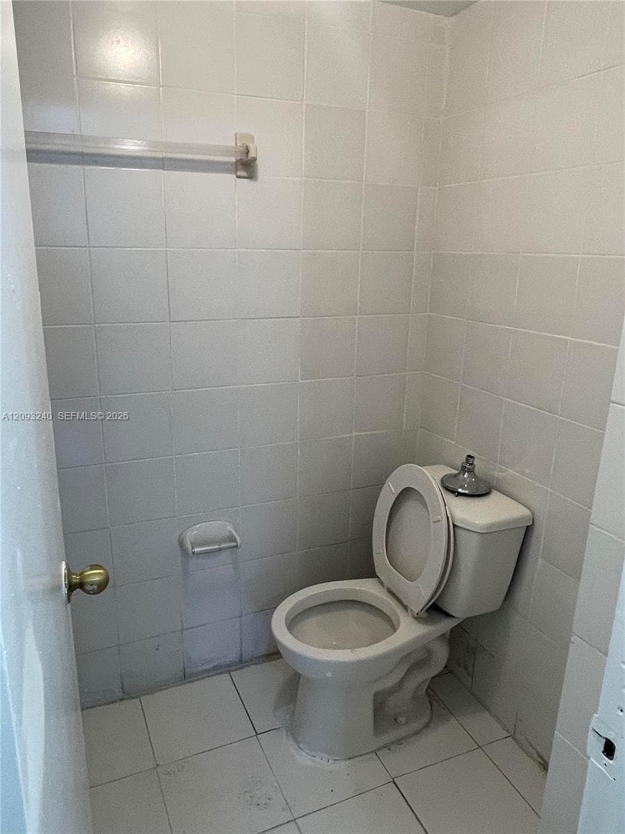 KINGS COVE CONDO · #221 in Hialeah - Photo 9