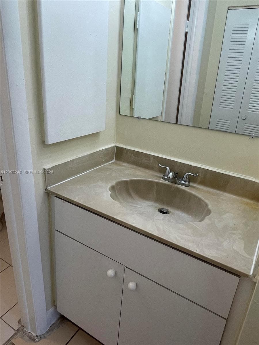 KINGS COVE CONDO · #221 in Hialeah - Photo 10