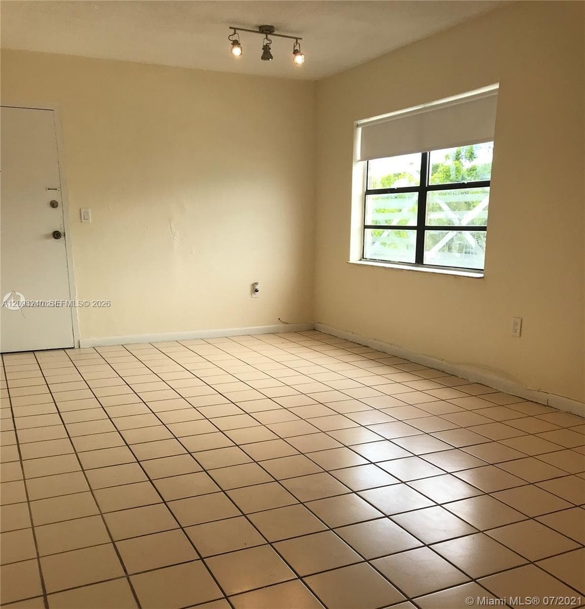 KINGS COVE CONDO · #221 in Hialeah - Photo 4
