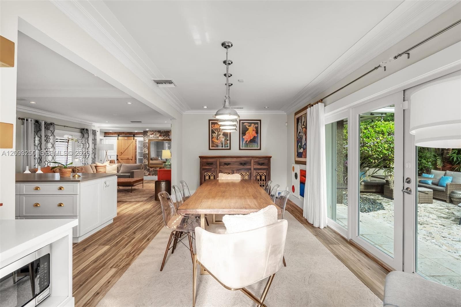 700 Vilabella Ave photo 23