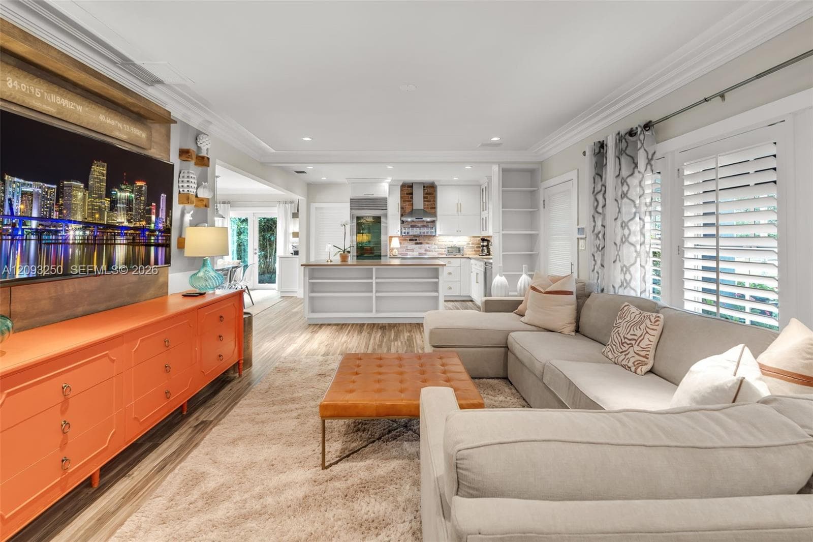 700 Vilabella Ave photo 17