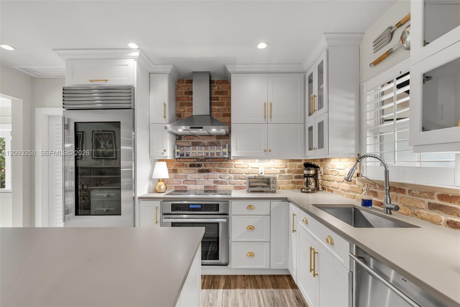 700 Vilabella Ave photo 3