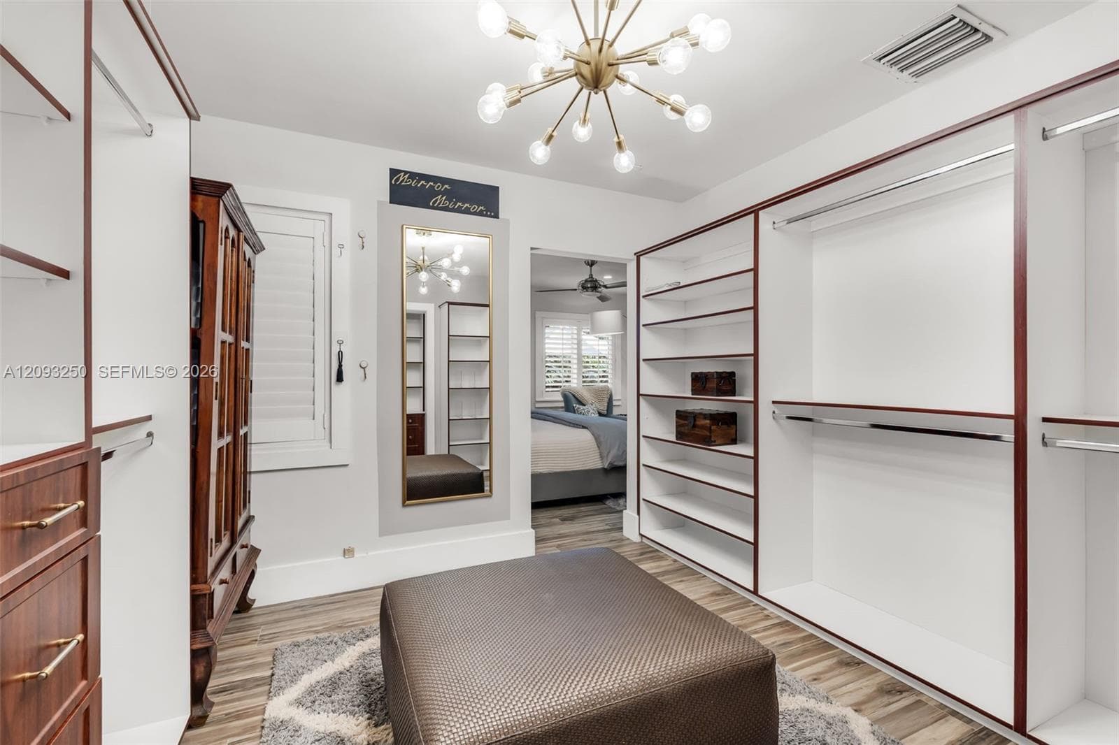 700 Vilabella Ave photo 34