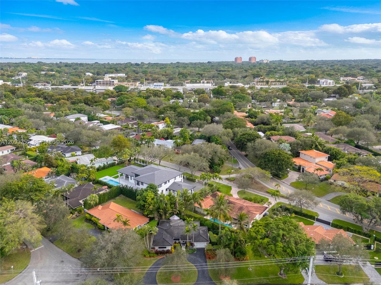 700 Vilabella Ave photo 45