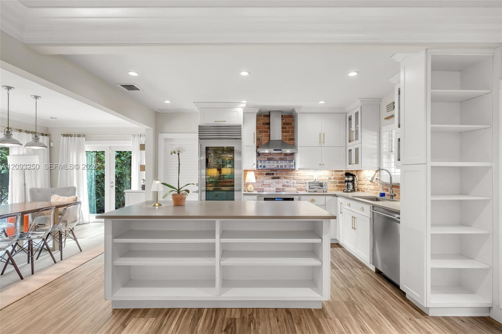 700 Vilabella Ave photo 19