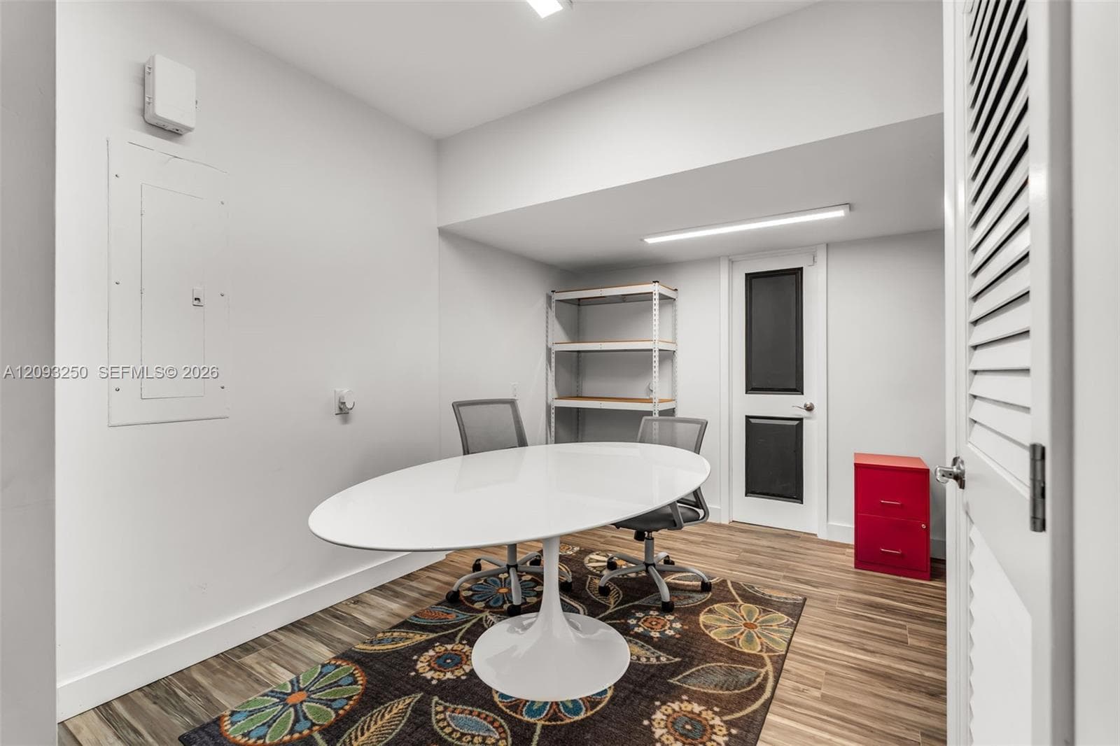 700 Vilabella Ave photo 35