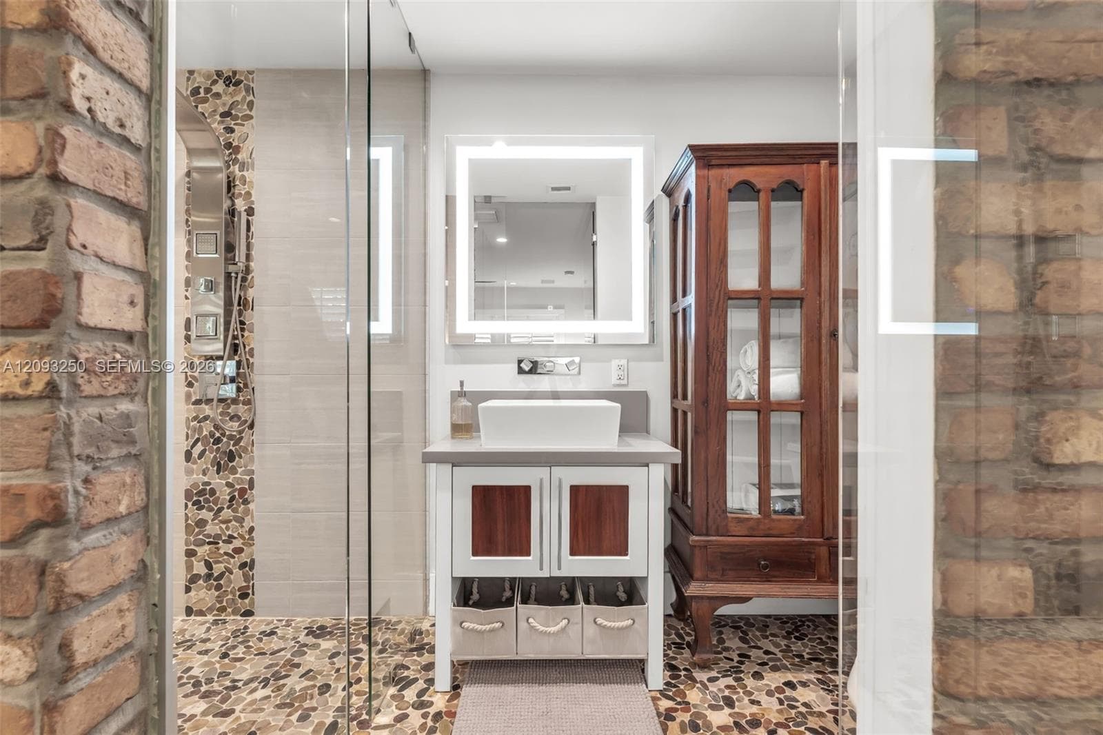 700 Vilabella Ave photo 31