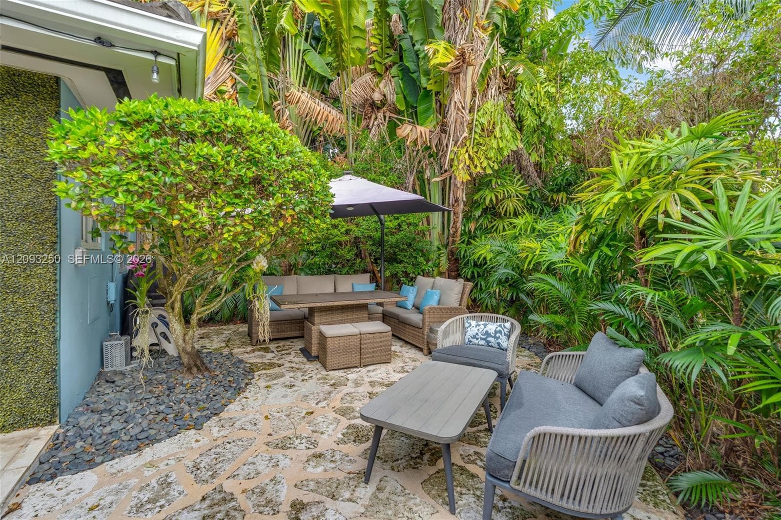 700 Vilabella Ave photo 39