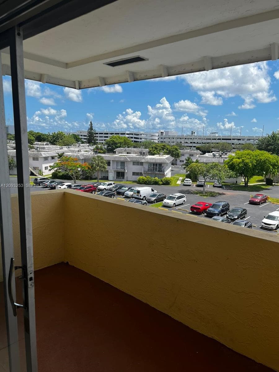 VILLAGE AT DADELAND CONDO · #K410 in Miami - Photo 6