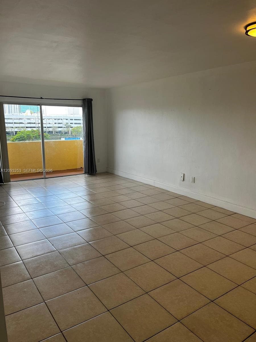 VILLAGE AT DADELAND CONDO · #K410 in Miami - Photo 3