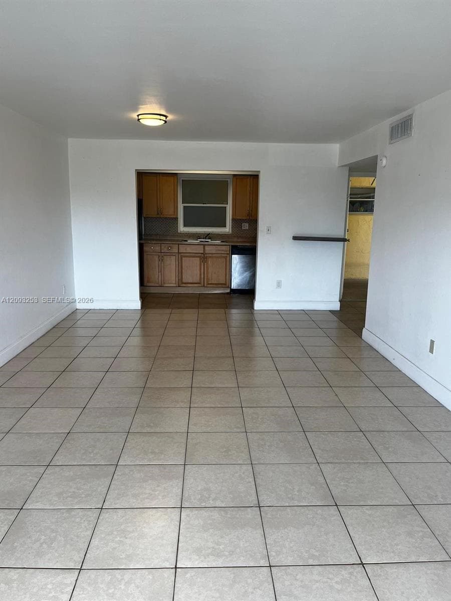 VILLAGE AT DADELAND CONDO · #K410 in Miami - Photo 5