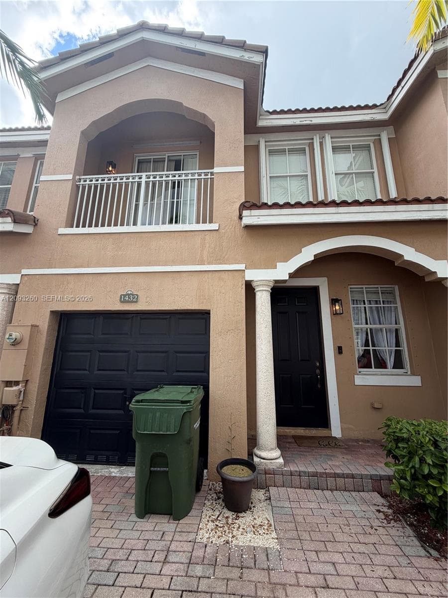 1432 SE 25th Ave photo 1