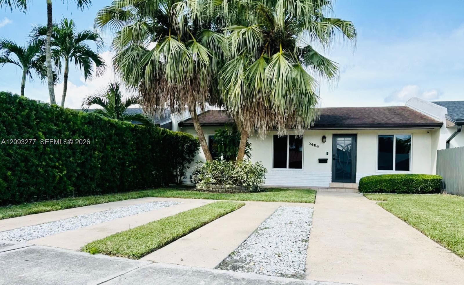 5404 SW 127th Way photo 2