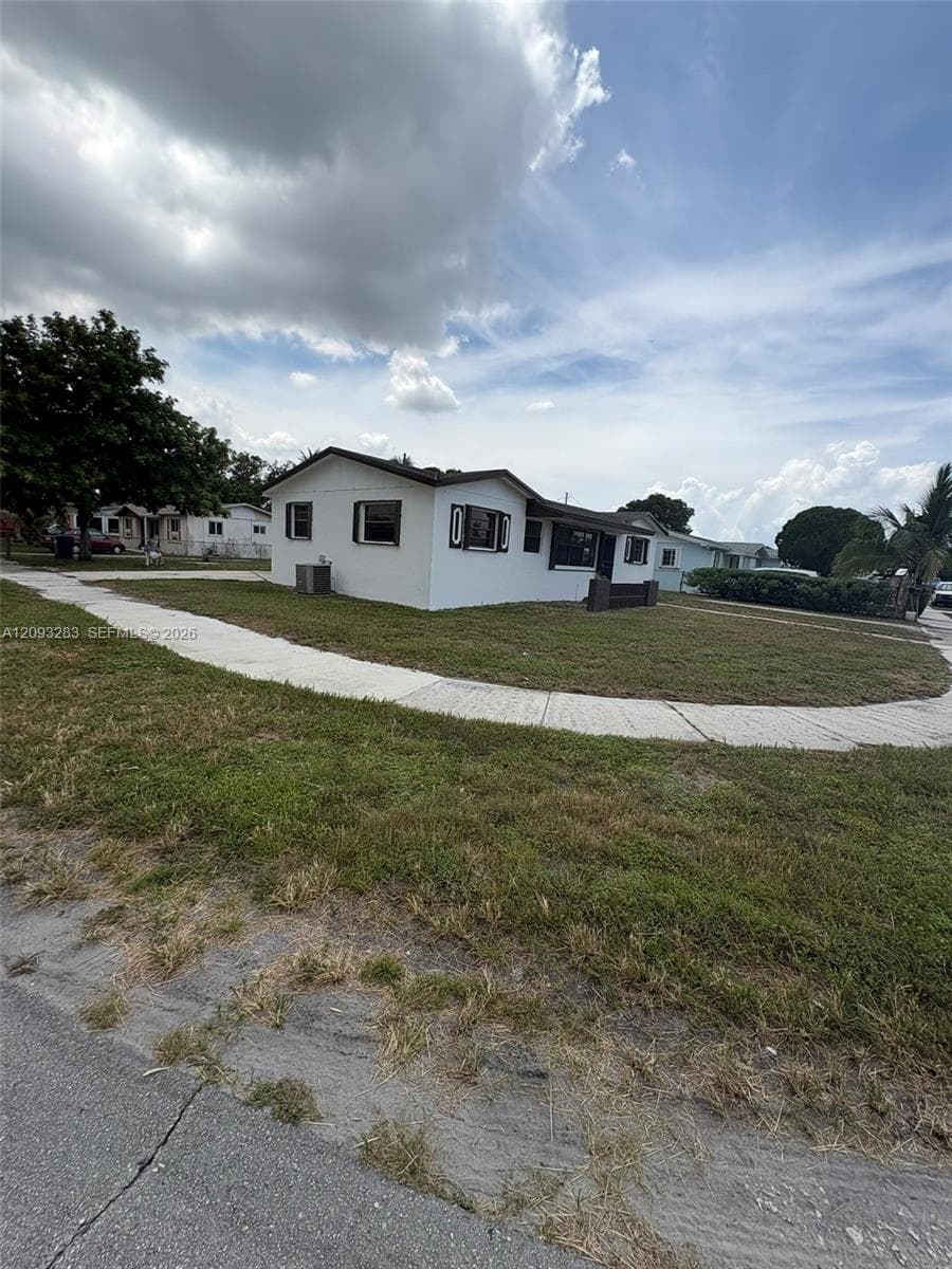 3020 NW 212th St photo 4