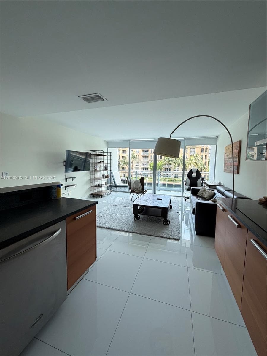Artech · #216 in Aventura - Photo 13