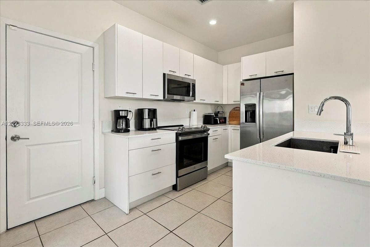 URBANA AT DOWNTOWN DORAL in Doral - Photo 3