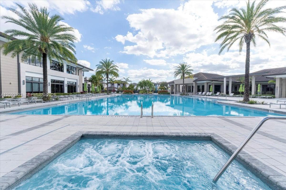 URBANA AT DOWNTOWN DORAL in Doral - Photo 41