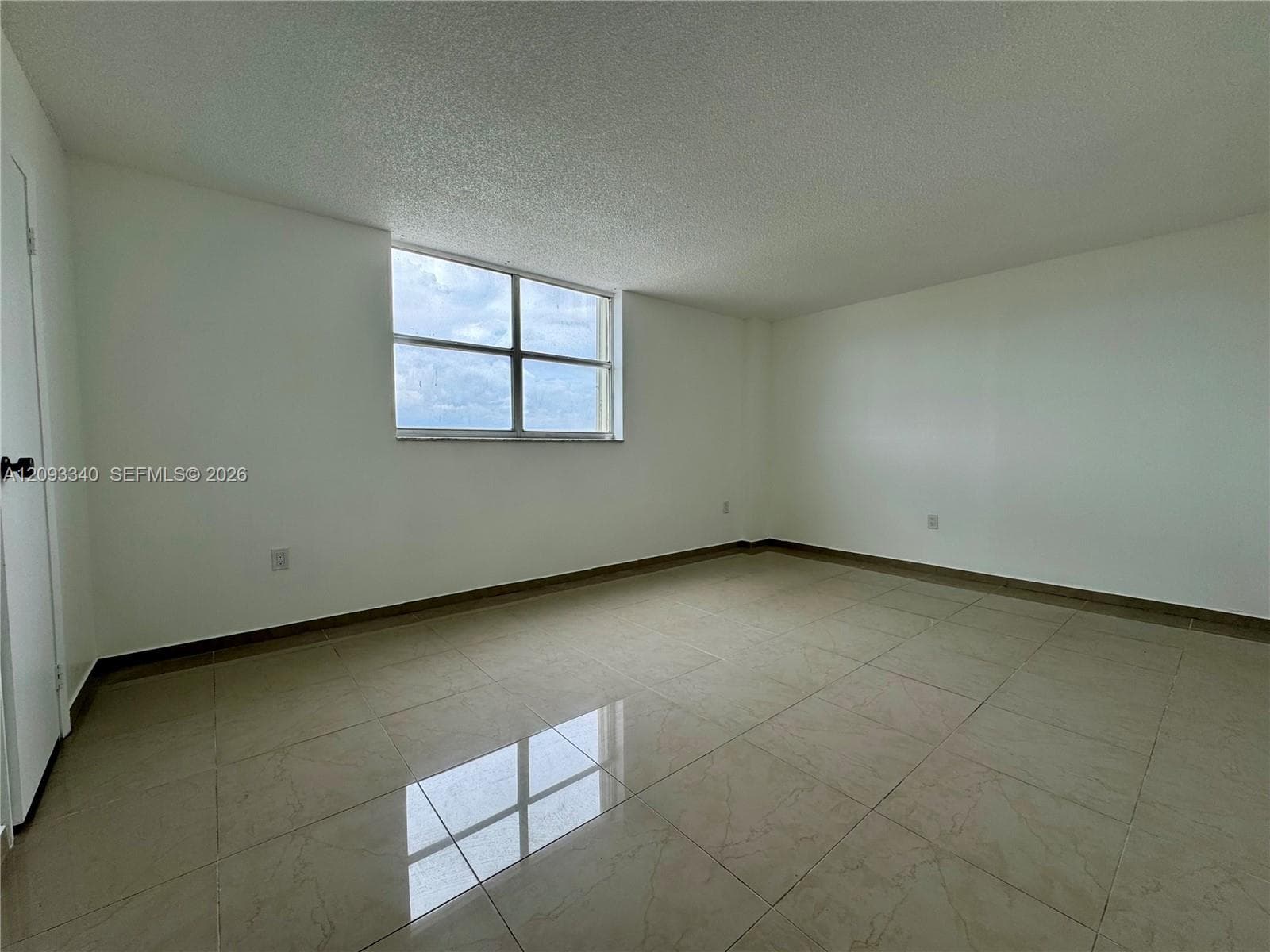 PLAZA OF WESTLAND CONDO · #501 in Hialeah - Photo 7
