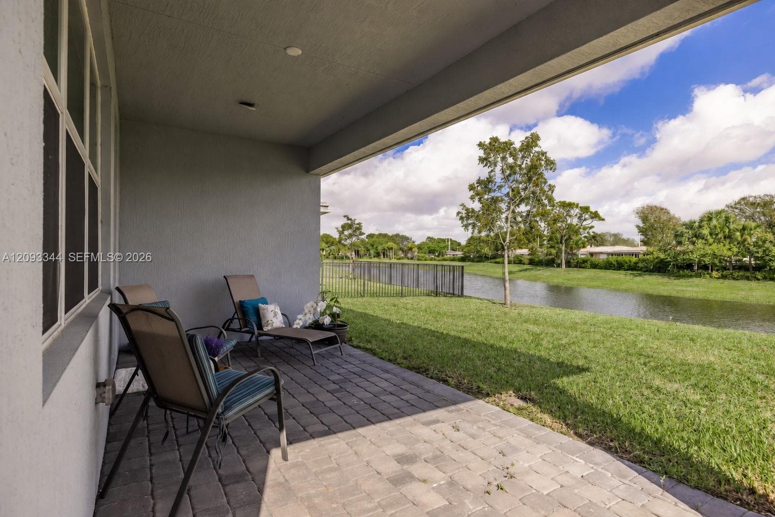4242 Rosa Dr photo 5