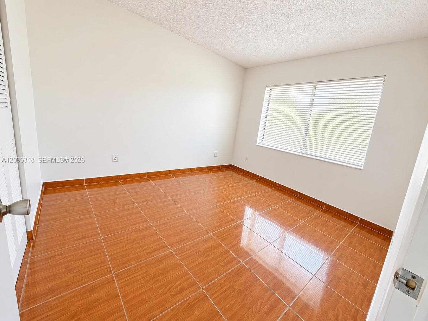 VILLAGE OF KINGS CREEK CO · #f401 in Miami - Photo 12