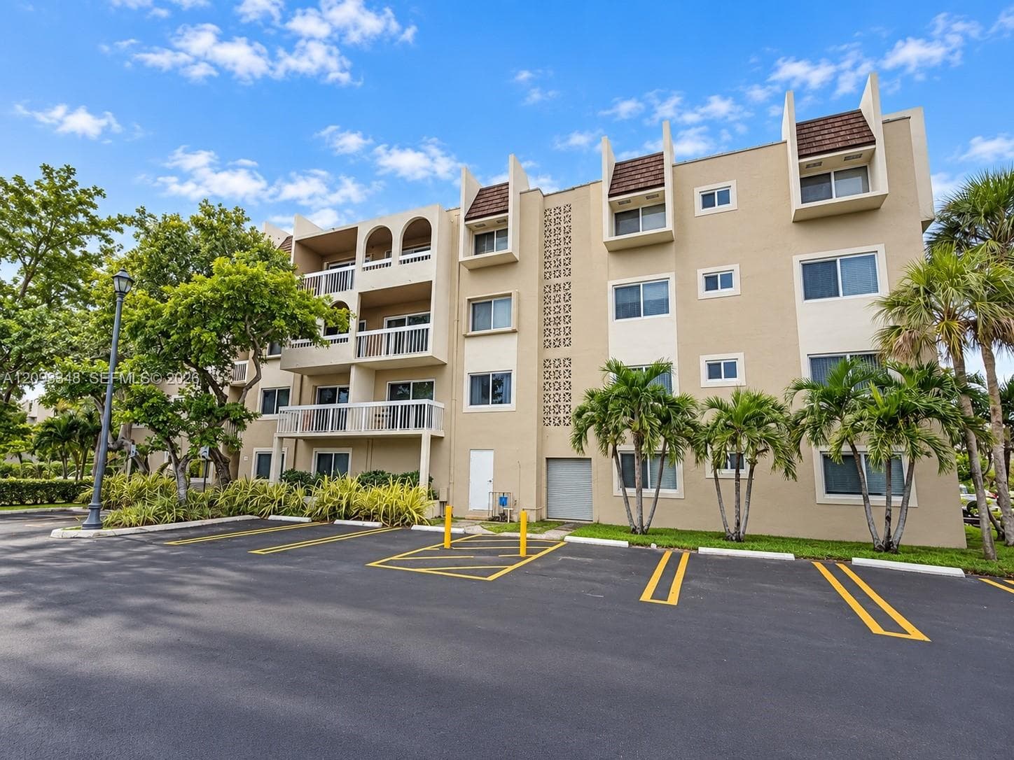 VILLAGE OF KINGS CREEK CO · #f401 in Miami - Photo 1