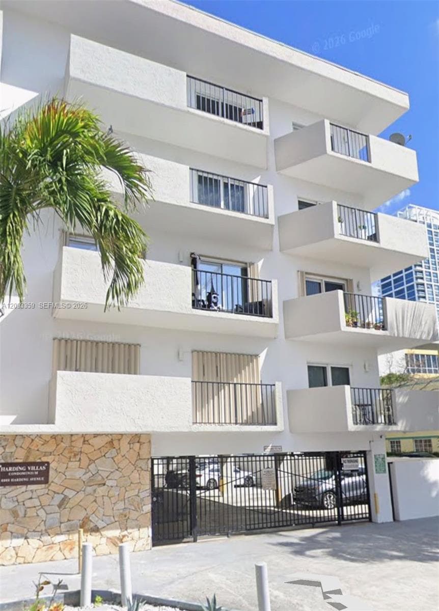 HARDING VILLAS CONDO · #305 in Miami Beach - Photo 2