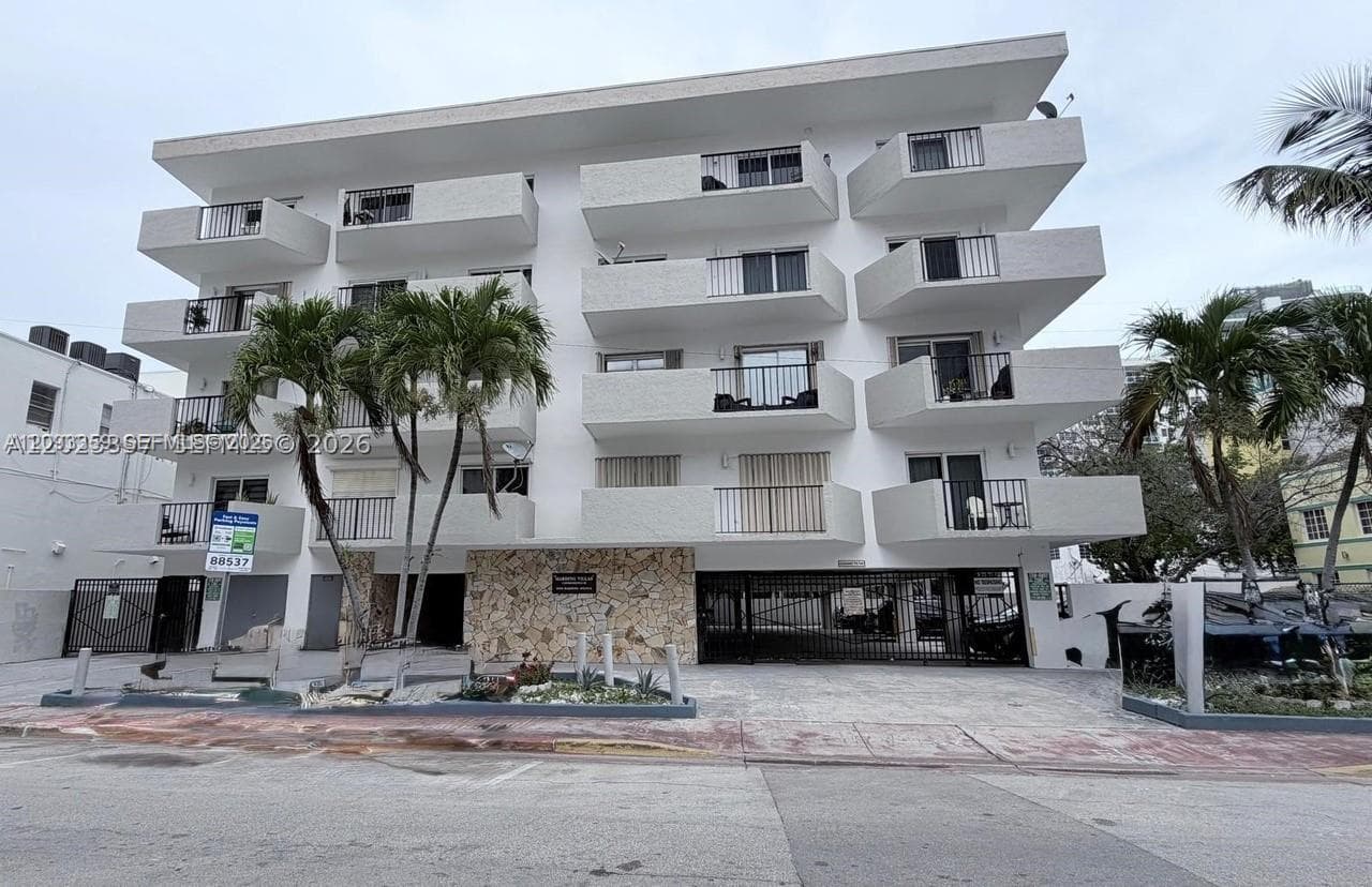 HARDING VILLAS CONDO · #305 in Miami Beach - Photo 1