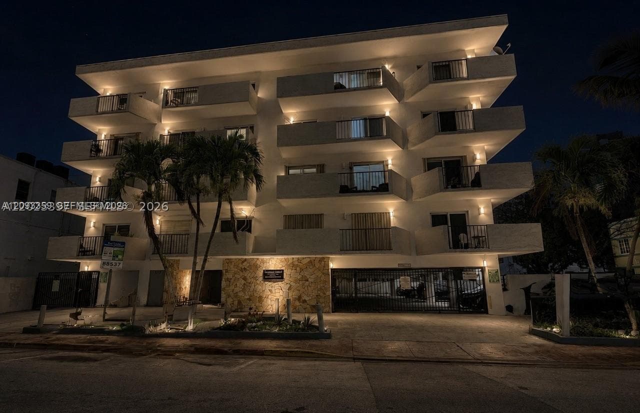 HARDING VILLAS CONDO · #305 in Miami Beach - Photo 4