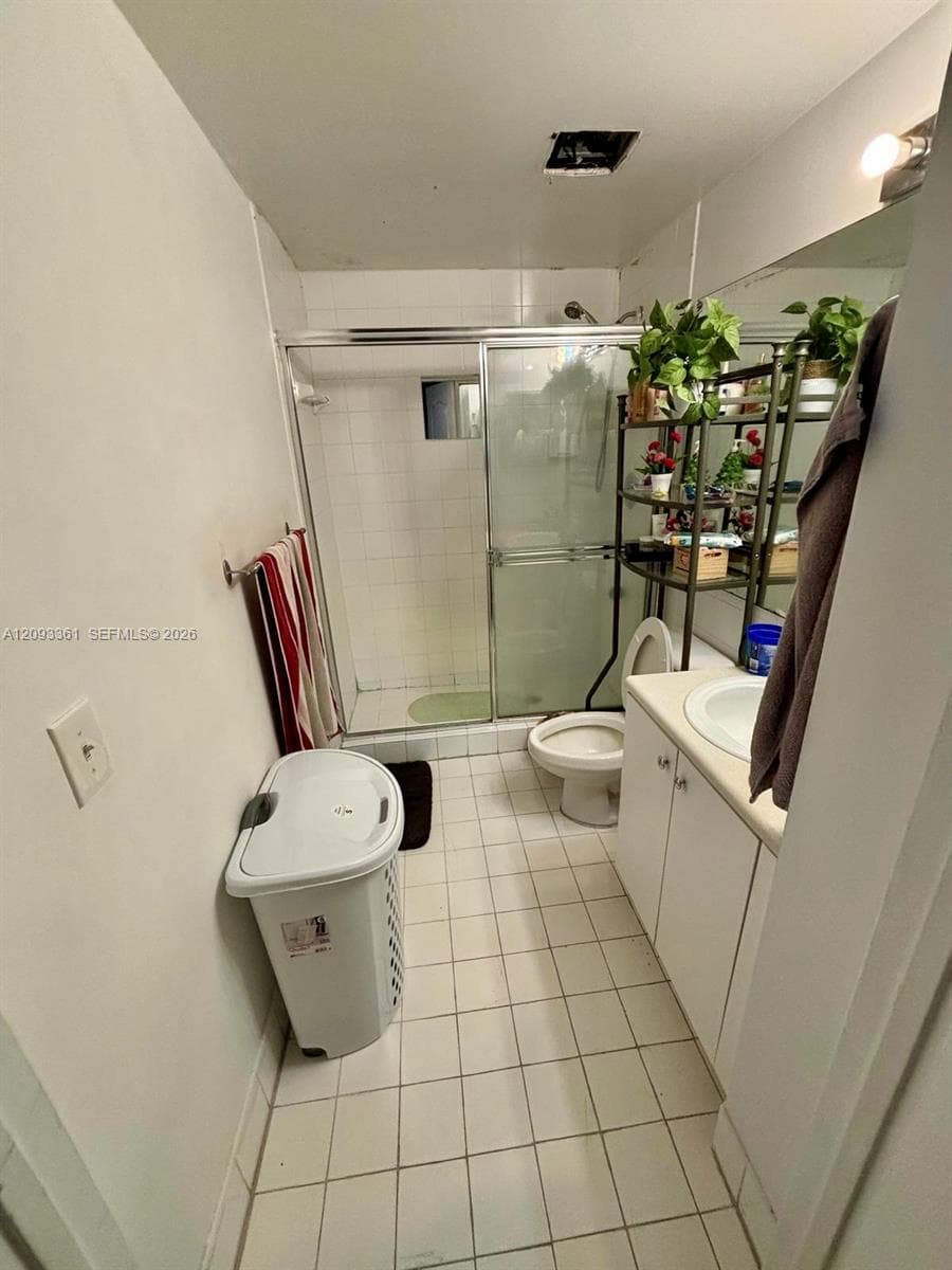 BLUE LAGOON CONDO · #608 in Miami - Photo 6