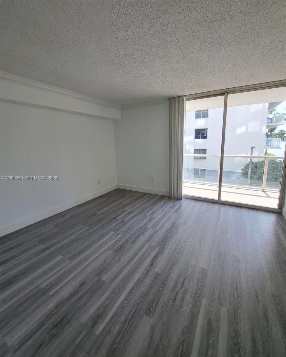 BLUE LAGOON CONDO · #403 in Miami - Photo 5