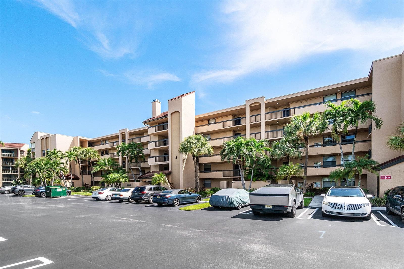 2455 Lindell Boulevard #3411